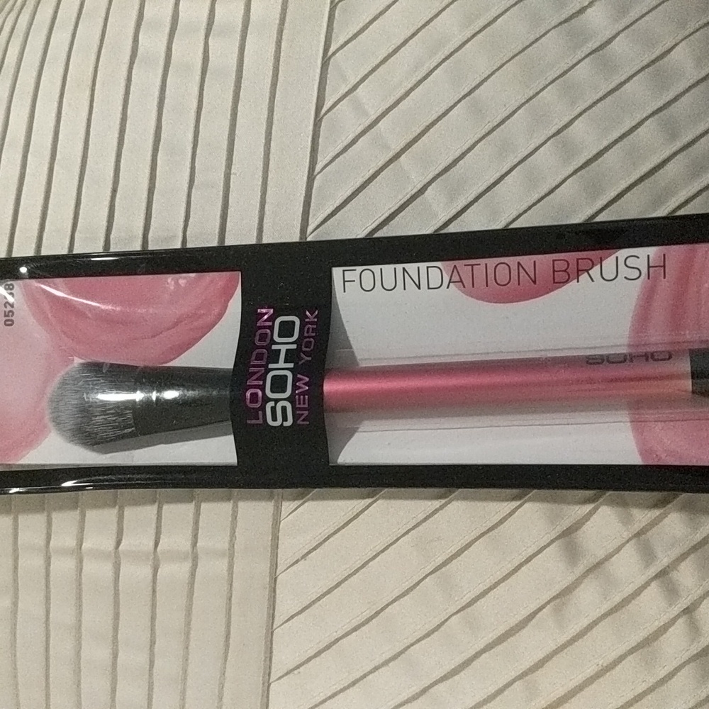 NWT Foundation Brush